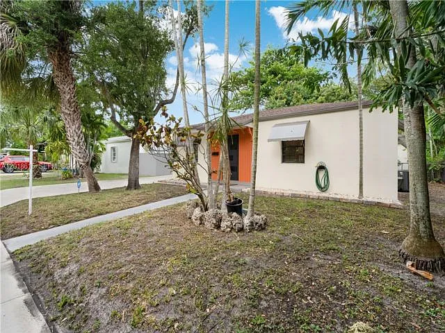 6531 SW 57th Pl — Photo 2