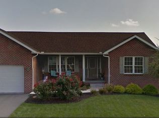 312 Martina Dr, Chambersburg, PA 17201