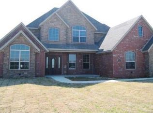 6109 S 27th St, Rogers, AR 72758