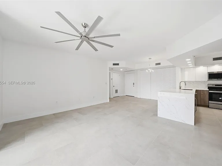 110 N Federal Hwy #1401 — Photo 11