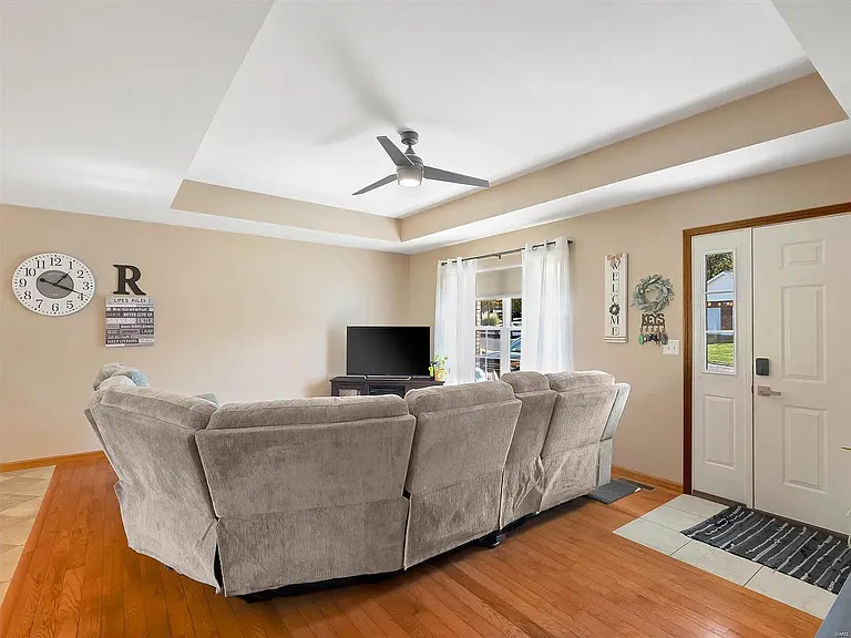 2109 Brookview Ct — Photo 5