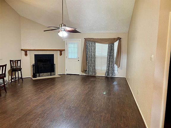 2nd image of 421 Indian Meadow Dr