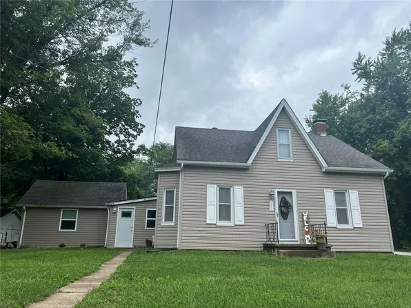 10155 Rieder Rd, Lebanon, IL 62254