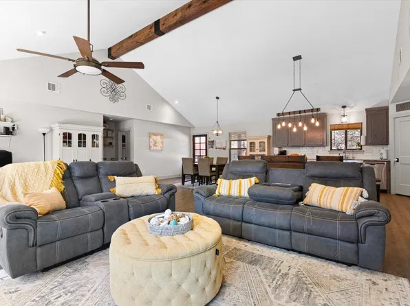164 Rommel Ct, Springtown, TX 76082