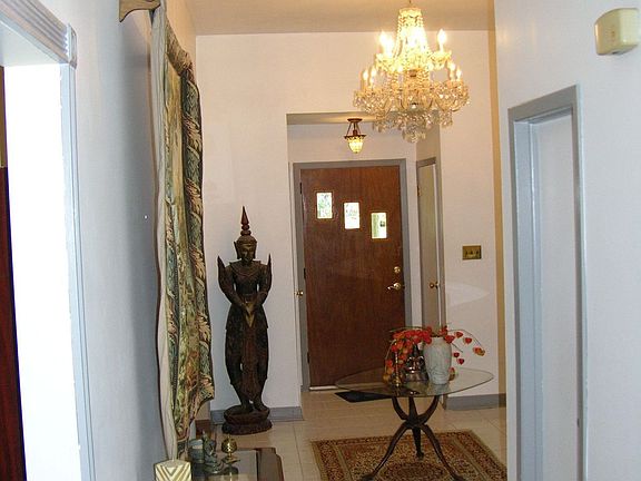 Foyer/Hallway