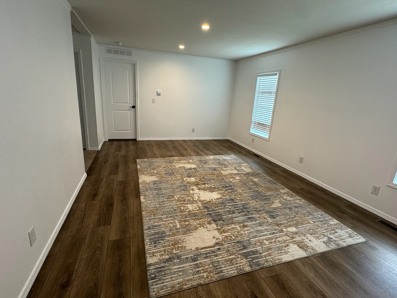 4 bed, 1600 sqft, $2,200 — Photo 2