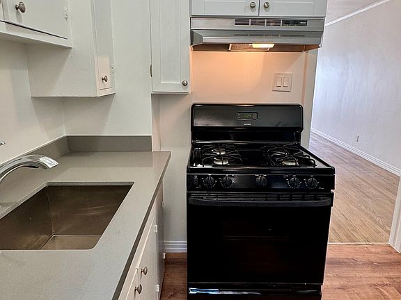 5th image of 2060 Pacific Ave APT 107