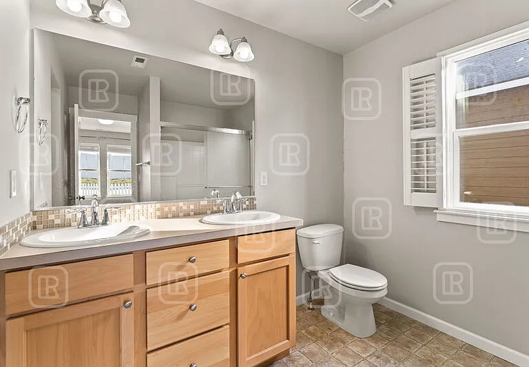 2211 N Oakland Ln — Photo 23