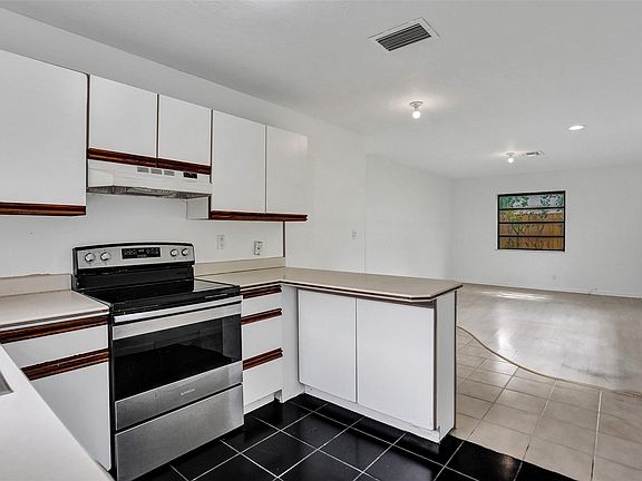 4th image of 1273 NE 37 Street