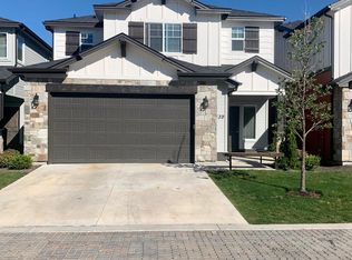 439 S Academy Ln, Eagle, ID 83616