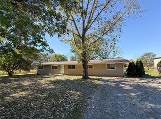 1367 N County Road 1000 St, Lerna, IL 62440