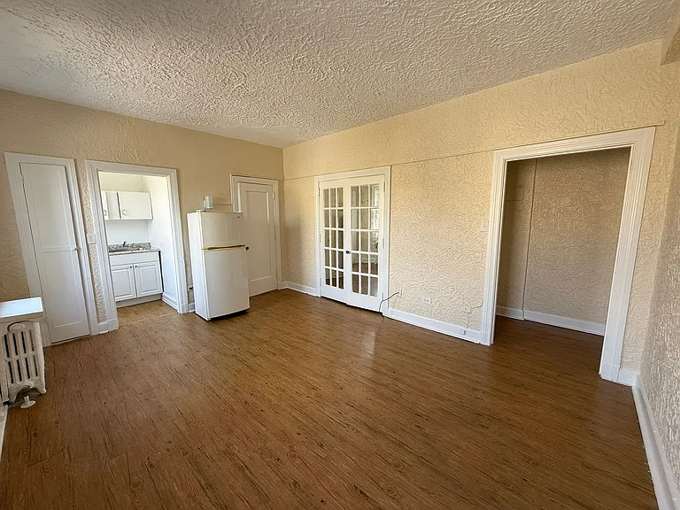Bayard Manor Apartments — Photo 26