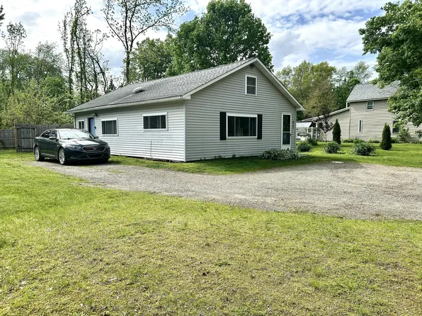 457 S Burr Oak Rd, Colon, MI 49040