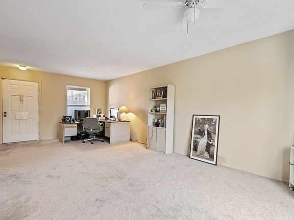 3rd image of 5744 Hallridge Cir