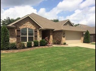 2864 W Vanike Dr, Fayetteville, AR 72704