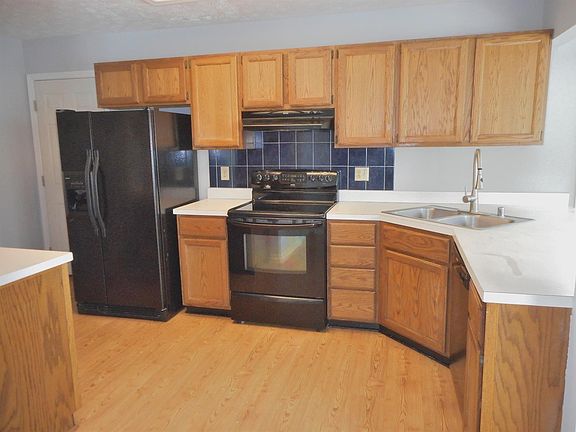 2nd image of 898 Charwood Dr