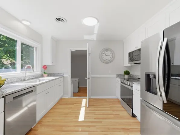 3 Marcella Rd, Hampton, VA 23666