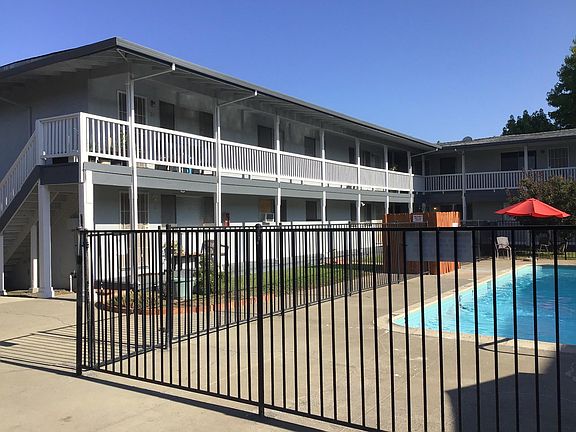 3rd image of 500 Sunrise Ave
