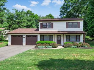 505 Ilona Ln, Valley Cottage, NY 10989