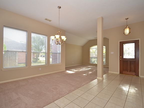 3rd image of 23422 Stratsborough Dr