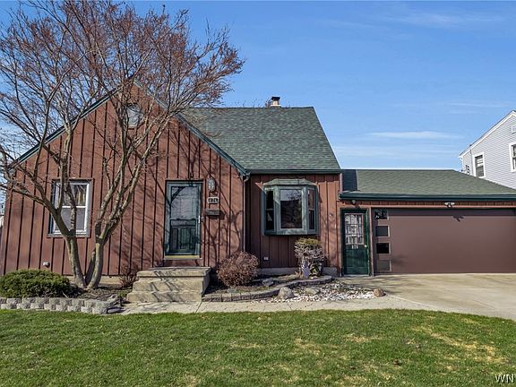 2nd image of 876 Pioneer Dr
