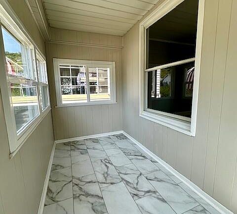 5th image of 2728 Alexandria Ave