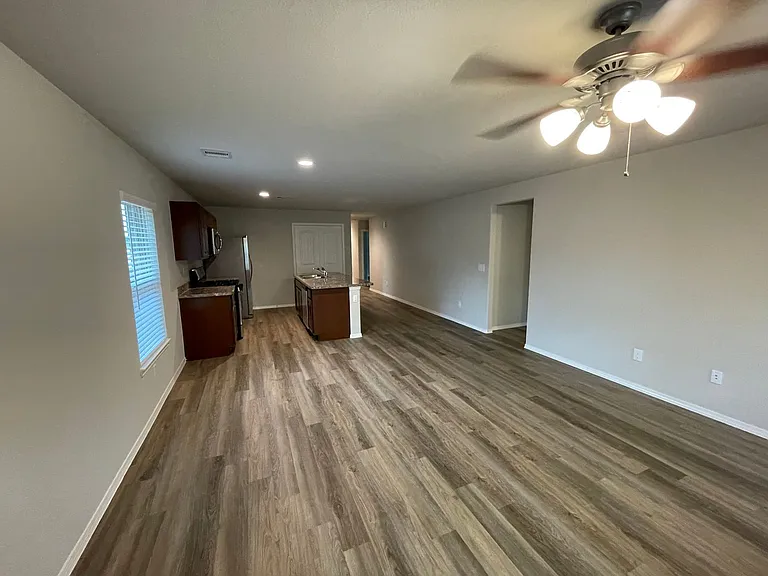 731 Long Cedar Dr — Photo 6