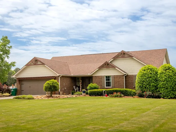 528 Magnolia Ln, Chatsworth, GA 30705