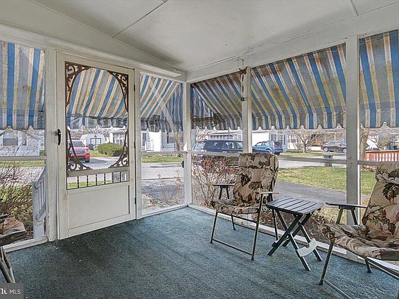 4th image of 907 10th Ave #714