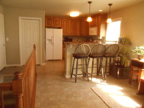 5th image of 18 Stoney Creek Dr
