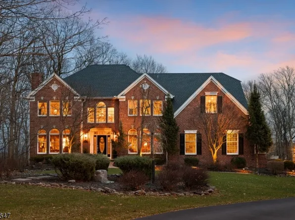 15 Cardinal Way, Raritan Twp., NJ 08822