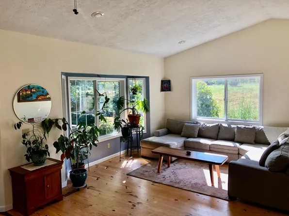 32724 NE Chamberlain Rd, Corbett, OR 97019