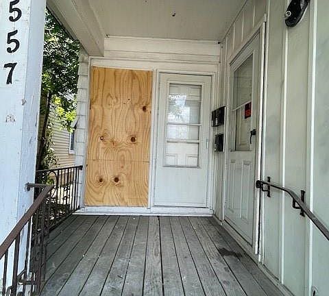 3rd image of 557 South Ave