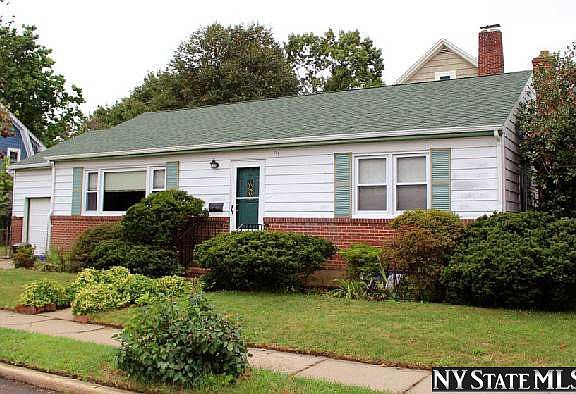 3rd image of 144 Brower Ave