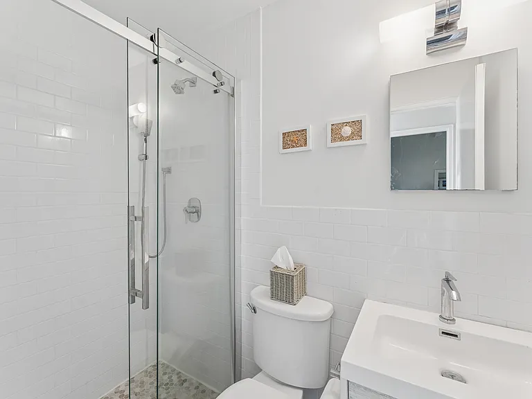 35 Library Ave #3L — Photo 10