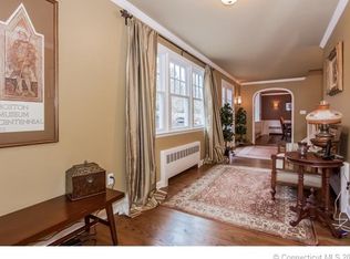 34 Midlands Dr, West Hartford, CT 06107