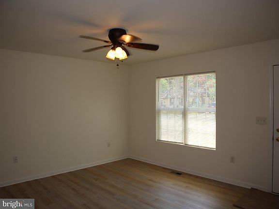 3rd image of 311 Decatur Ave