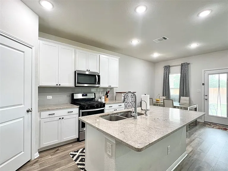 1600 Longhorn Ranch Dr — Photo 5