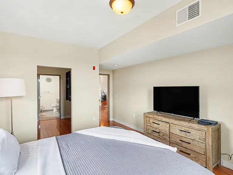 134 N Leroy St #308 — Photo 10