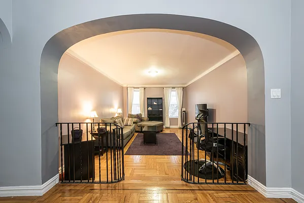 Sold by Century 21 American Homes - Franklin Square | media 20