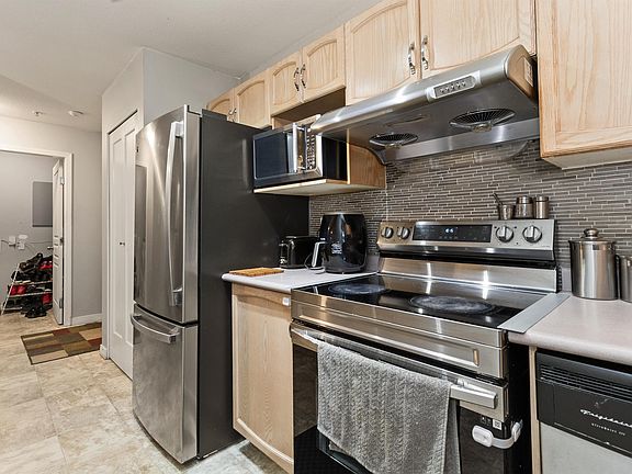 3rd image of 2962 Trethewey St #210