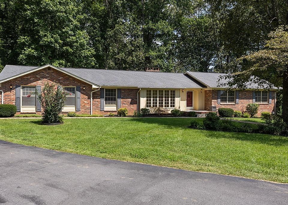 1st image of 243 Dartmouth Dr