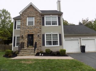 16 Winthrop Dr, Branchburg, NJ 08876
