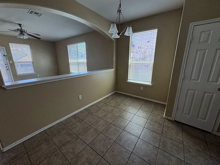 6406 Clear Brook Dr — Photo 7