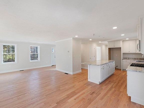 4th image of 171 Rangeway Rd