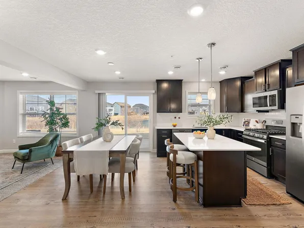 2135 Bay Dr, Lino Lakes, MN 55038