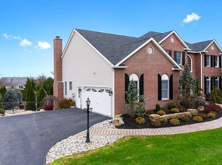 405 Greens Ridge Rd, Stewartsville, NJ 08886