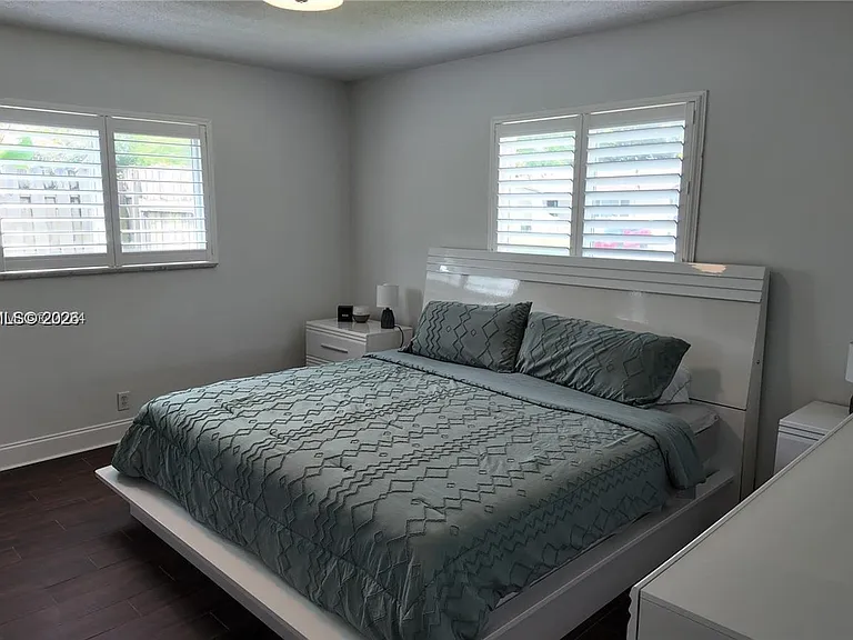 4081 Lake Dr — Photo 7