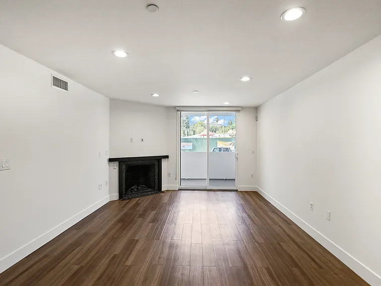 834 N Edinburgh Ave #G310 — Photo 9