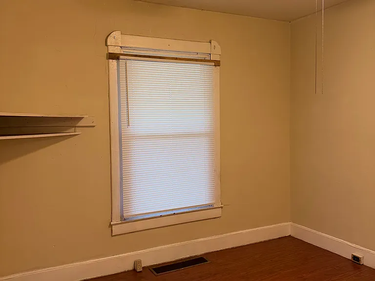1753 W Morris St — Photo 7